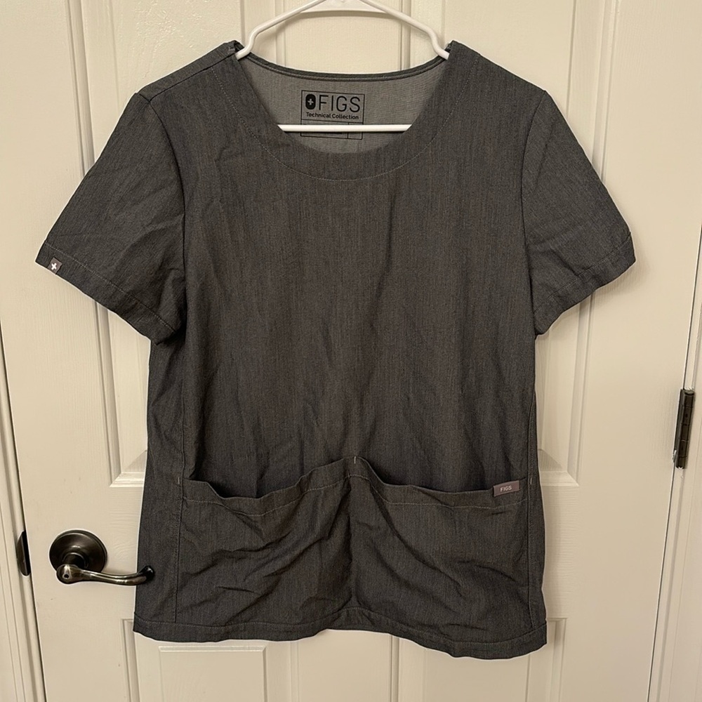 FIGS Rama Crew Scrub Top in Graphite Gray